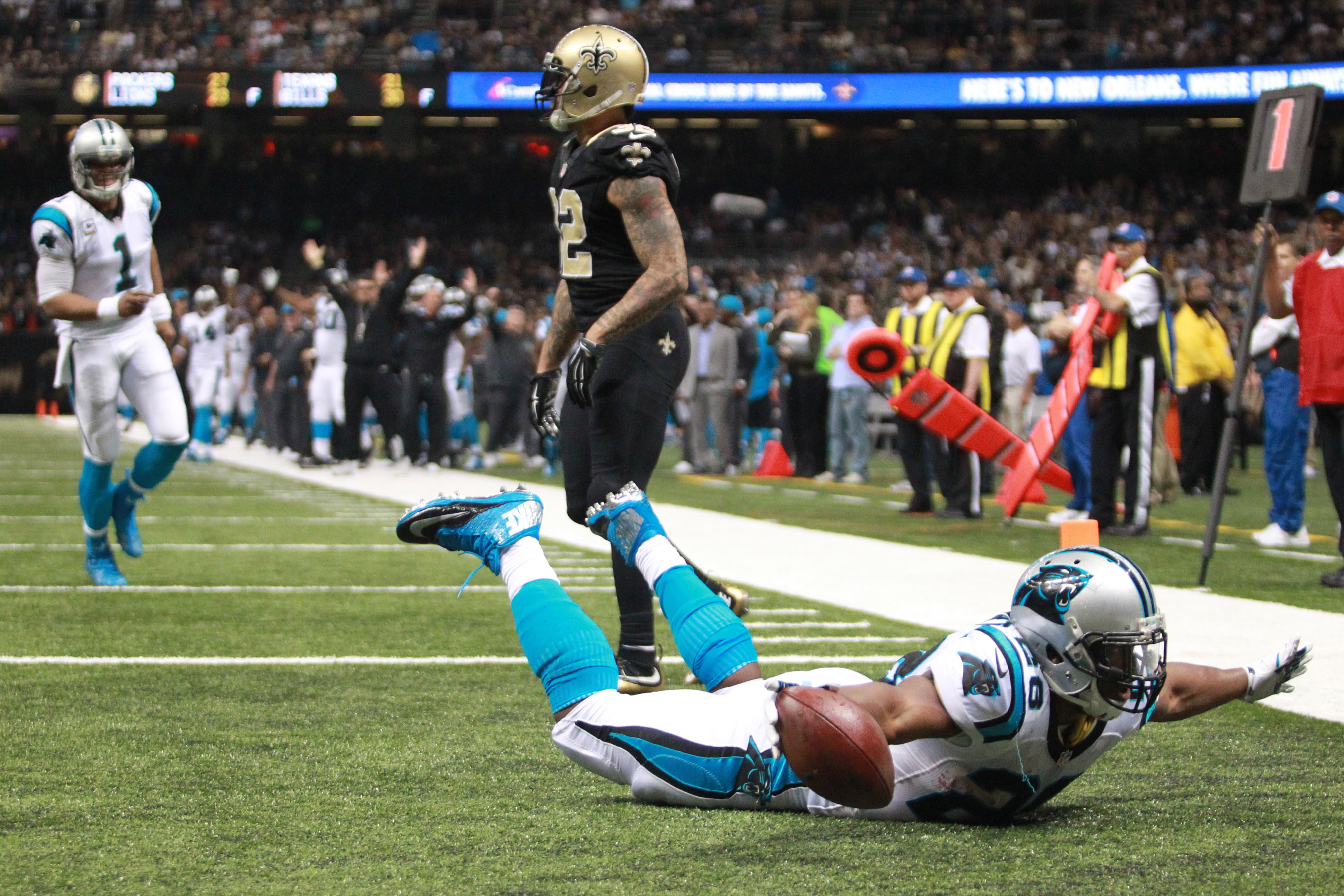 Photo: Carolina Panthers quarterback Cam Newton tackled by New Orleans  Saints linebacker Jonathan Vilma - CHP2011100921 