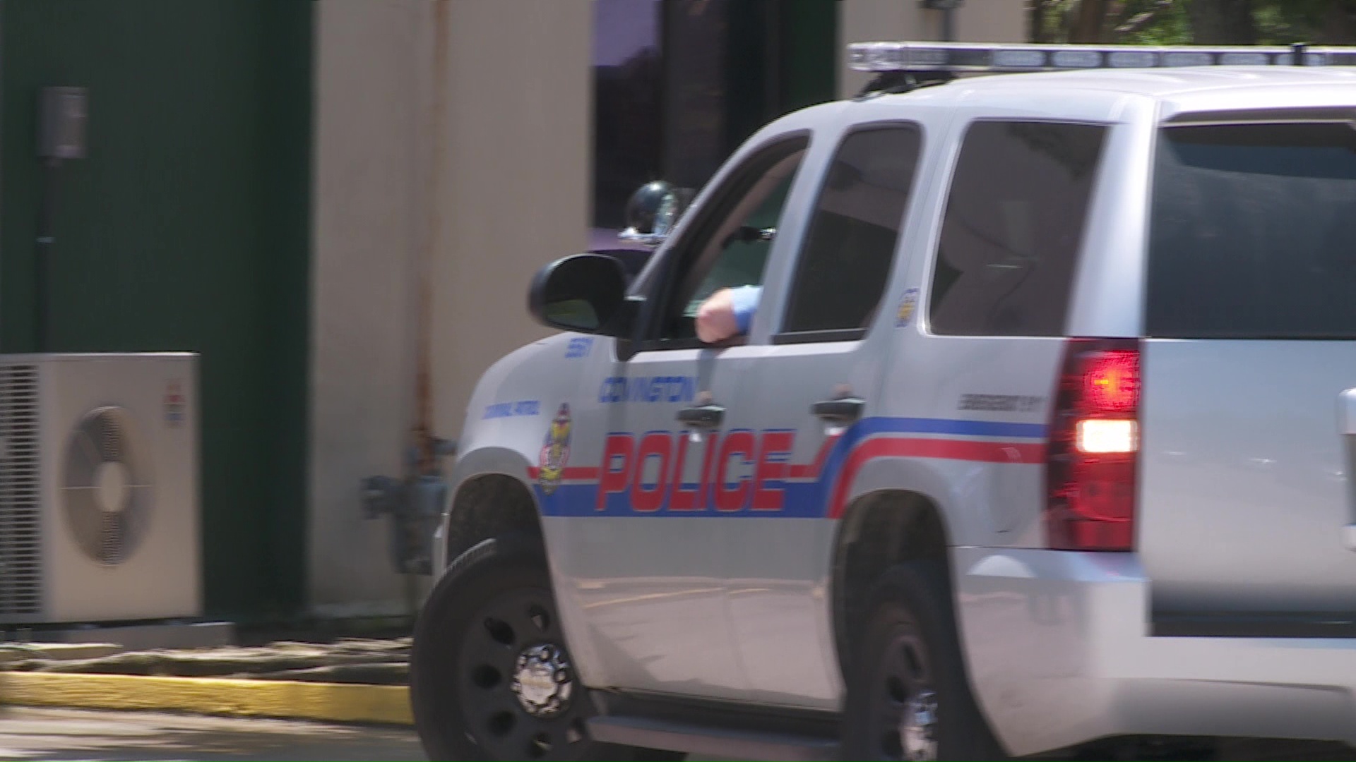 Covington officer comes to aid of student in need