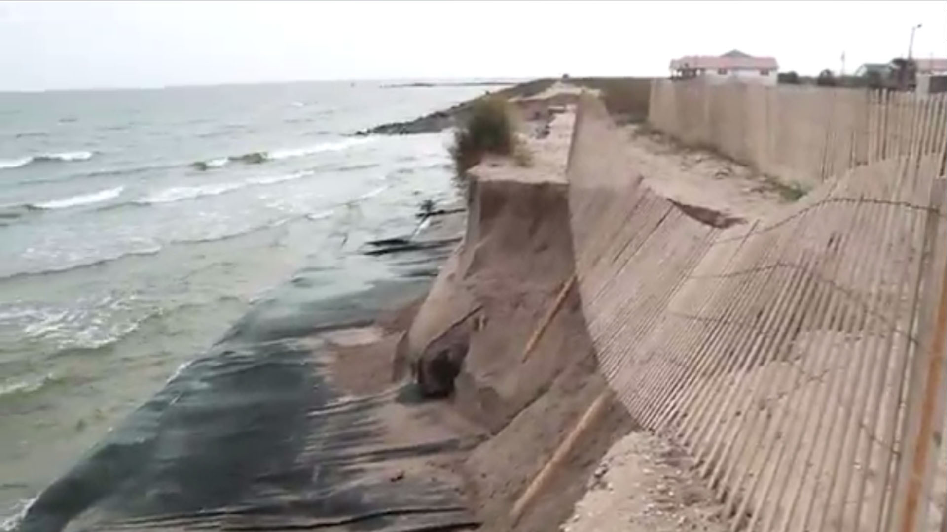 Damaged levee in Grand Isle has residents concerned